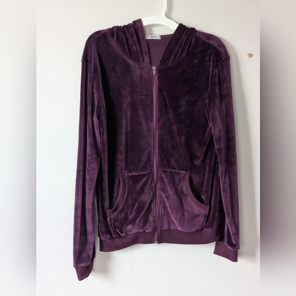 Lounge Wear Set - Picture 2 of 4